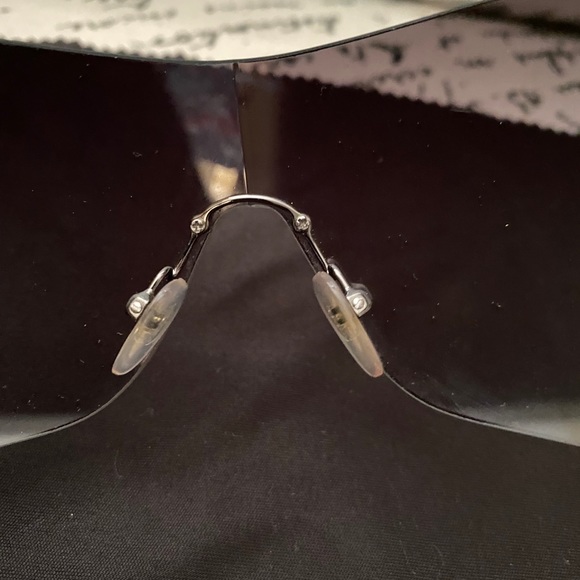 PRADA SUNGLASSES 🕶 - Picture 4 of 6